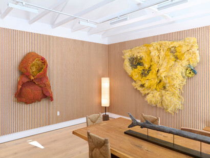 Julio Rizhi, Kwatiri kubva nekwatiri kuenda (Where we are coming from and where we are going), exhibition view. Courtesy of Simchowitz