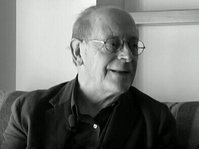 Tra i suoi lavori più celebri, "Sostiene Pereira" è considerato un capolavoro della letteratura italiana, un romanzo che esplora il potere della parola contro l'oppressione. Qui in un frame di un'intervista "Antonio Tabucchi - Scrittura e frontiere" per "televisionet" 