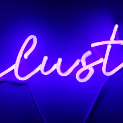 Indira Cesarine x Neon. Courtesy of Le Board