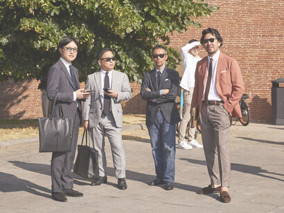 Pitti Uomo 104, Firenze, Italia. Visitatori. I visitatori che amano aggirarsi all’esterno dei padiglioni sono amatissimi da fotografi e blogger in cerca di stranezze