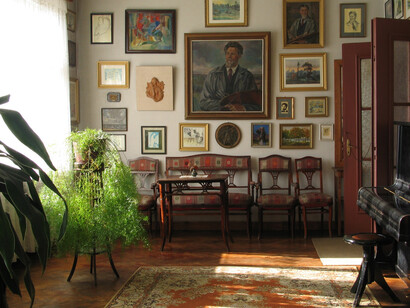 Memorial exposition of the A. Žmuidzinavičius house, exhibition view. Courtesy of M. K. Čiurlionis National Museum of Art