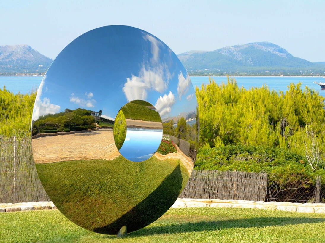 David Harber, Torus. Courtesy of Inception Gallery