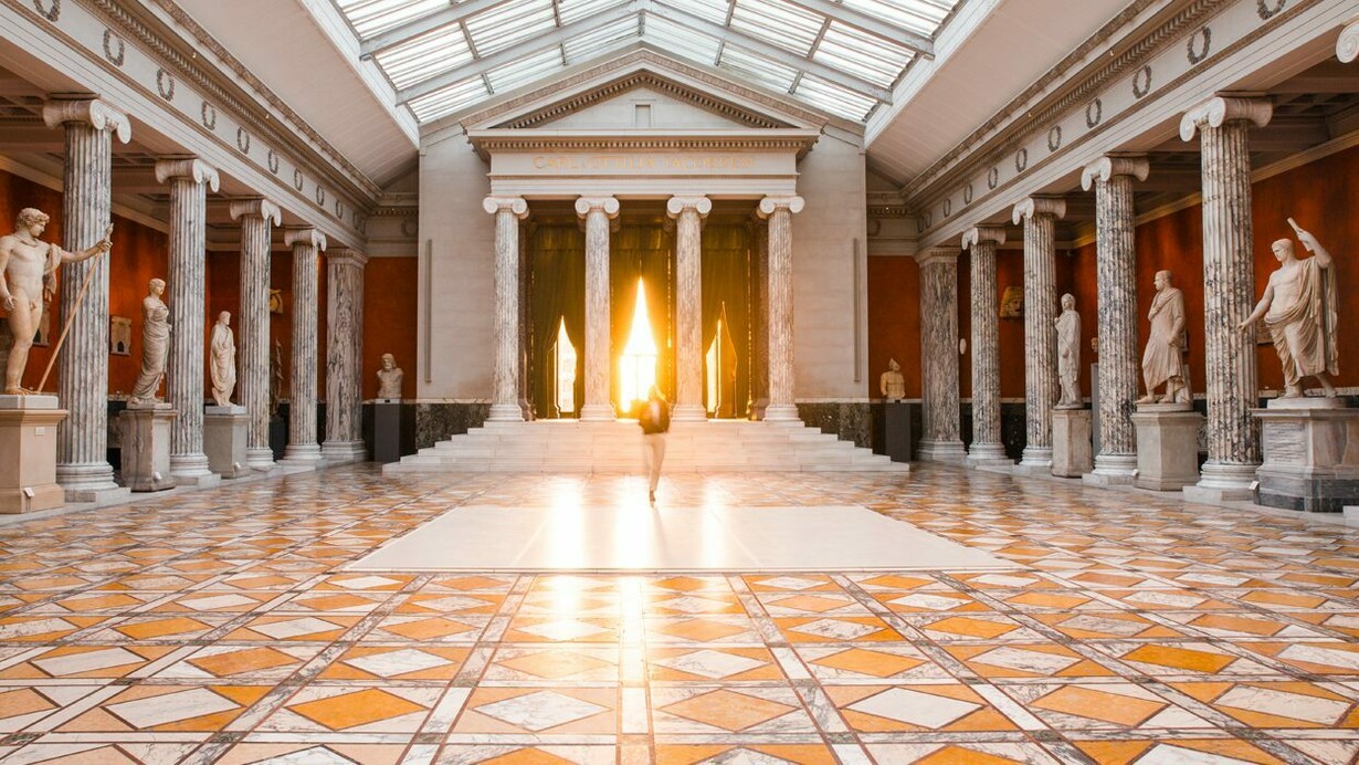Various artists, Greek and Roman sculpture, exhibition view. Courtesy of Glyptotek