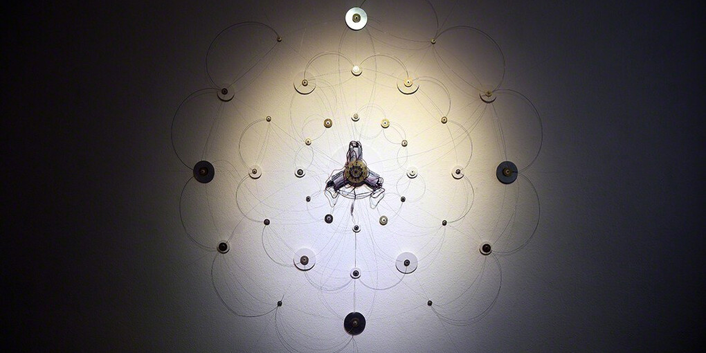 Tra un'alba e un tramonto c'è un'eclisse. Courtesy of Mazzoli