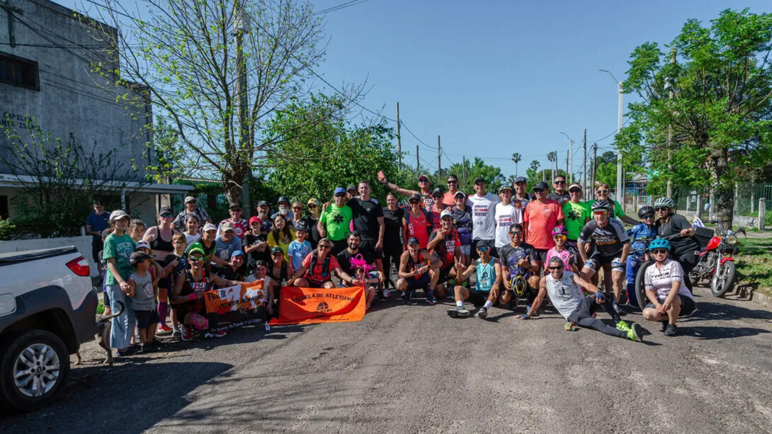 A través de diversas acciones, Santiago Stirling demuestra que la transformación personal es un proceso que requiere compromiso, hábitos saludables y un enfoque en la salud mental. Tacuarembó, Uruguay