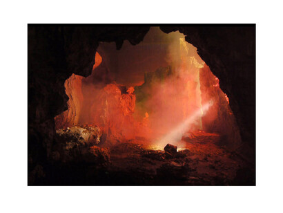 Szuper Gallery, Étant Ballet The Cave, 2011, video still, Courtesy Szuper Gallery and GRAD