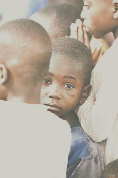 Tanzanie : yeux affamés d'un villageois tanzanien
