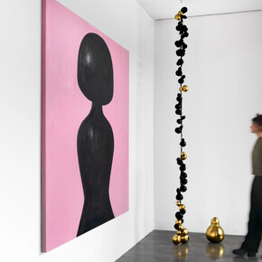 Mônica Ventura, Antes da forma, o encanto, vista expositiva. Cortesia da Galeria Nara Roesler