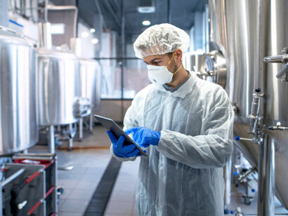 Even when wearing protective gear, the professional needs to be aware of safety procedures to ensure well-being