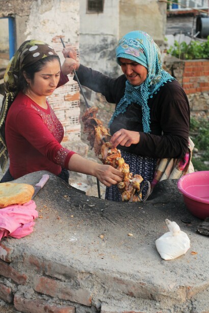 Ayvalik, Turquía. Preparando la cena. Foto: Sabrina Guitart