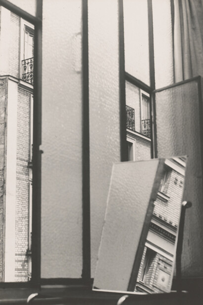 Florence Henri, Fenêtre, 1929, Épreuve gélatino-argentique d'époque, 37,3 x 27,5 cm, Staatliche Museen zu Berlin, Kunstbibliothek, Florence Henri © Galleria Martini & Ronchetti