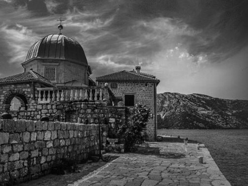 Montenegro can establish special relation with state of Israel due to the fact of mutual common origin