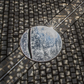 Cosmic Latte Lullaby. Courtesy of the artist and the photographer Guy Bell