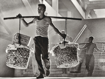 Fan Ho 'Balance(穩)' Hong Kong 1950s and 60s, courtesy of Blue Lotus Gallery
