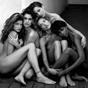 Herb Ritts, Stephanie, Cindy, Christy, Tatjana, Naomi, Hollywood, 1989 ©Herb Ritts Foundation/Courtesy of Edwynn Houk Gallery, New York