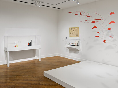 Alexander Calder, Calder, at home, among friends, exhibition view. Courtesy of San Jose Museum of Art