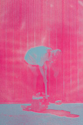 Jared Malton, Hammer drop series - raspberry and teal (detail), 2025. Courtesy of Linton and Kay