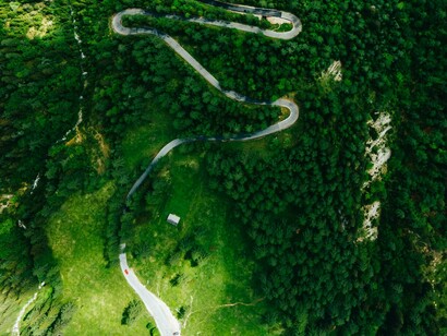 Foto dall'alto del passo della Moistrozza, in sloveno Vršič Pass, Soča, Slovenia