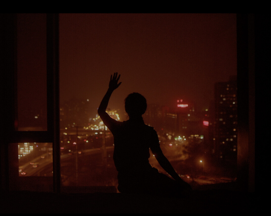 Cécile B. Evans, Production Still: Amos‘ World, Episode One, 2017. Courtesy the artist and Galerie Emanuel Layr, Vienna