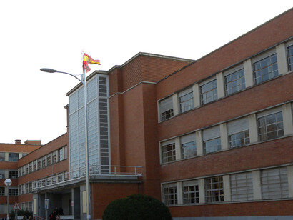 En 1950 se trasladó a Madrid, donde se doctoró en la Universidad Complutense con una tesis sobre los usos amorosos en el siglo XVIII en España. Facultad de Filosofía y Letras, Universidad Complutense, Madrid, España