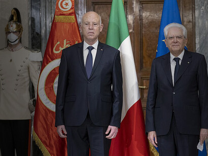 Kaïs Saïed. Ma l’astensione al secondo turno delle elezioni legislative per l’Assemblea dei rappresentanti del popolo (ARP), simile a quella del primo turno, ha confermato il netto dissenso del popolo verso la politica del Presidente. Una politica che sta sempre più isolando la Tunisia dal resto del mondo, con ripercussioni sul suo stato economico generale e sul mancato aiuto economico estero, con un debito pubblico e una disoccupazione in continuo aumento