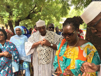 Le candidat d'opposition Modibo Sidibe vote à Bamako