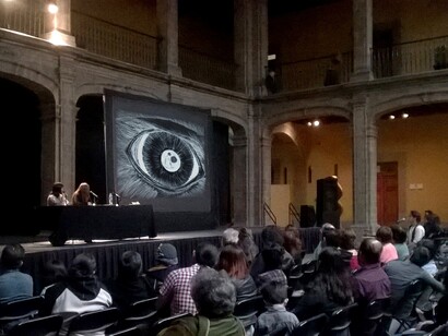 Uryan Lozano en presentación de su taller "Animando el Cuerpo". Antiguo Palacio del Arzobispado. 2015 