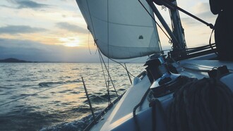 Navigare. Eraclito e l'essenza fluida dell'uomo: la liquidità come forma propria del nostro tempo