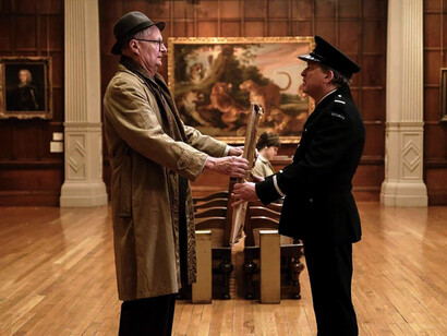 Jim Broadbent in una scena del film "The Duke"