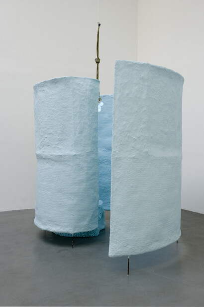 Franz West, Blue, 2006. Collection of the Museum of Contemporary Art Chicago, gift of the William J. Hokin Family. Courtesy of the Estate of Franz West and the Franz West Privatstiftung Archiv. Photo: Florian Kleinefenn.