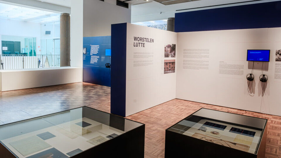 Le sport et les athlètes au KL Auschwitz, vue d’exposition. Avec l’aimable autorisation de Kazerne Dossin