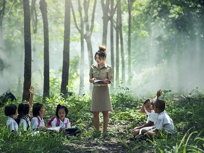 Lǎoshī is the Chinese word for teacher