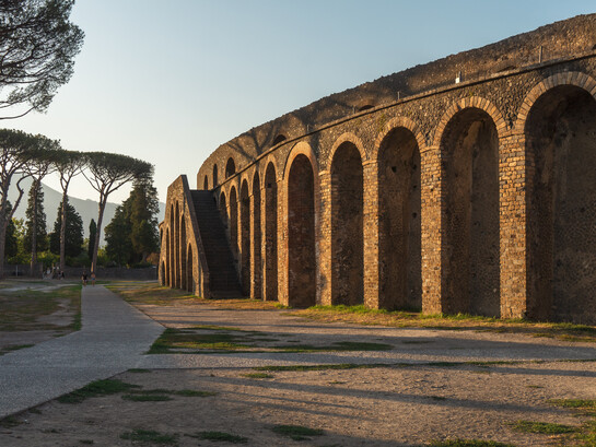 Anfiteatro romano de Pompeya, plaza exterior. Ciudad metropolitana de Nápoles, Italia