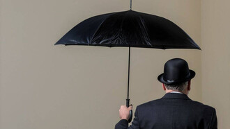 Abrir un paraguas en casa: nos enseñaron que no había que hacerlo porque daba mala suerte