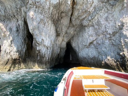 Escursione in barca alle grotte, Sicilia, Italia