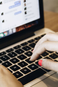 Oggi la vendita che una volta si basava sulla relazione avviene quasi totalmente online