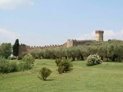 Isola Polvese (PG), castello medievale (XIV secolo)