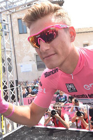 Marcel Kittel firma in rosa alla partenza