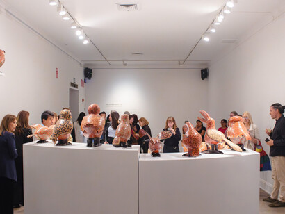 Celia Vázquez Yui, El consejo de las espíritus-madre de los animales, vista de exhibición. Cortesía del proyectoamil