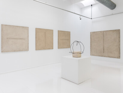 Antonia Ferrer, De óxido y hueso, exhibition view. Courtesy of Alzueta Gallery