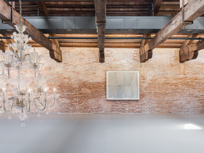 Cerith Wyn Evans, We are in Yucatan and every unpredicted thing, 2012-2014, Pinault Collection, Rudolf Stingel, Untitled, 1990, Pinault Collection. Installation View ‘Luogo e Segni’, Punta della Dogana, 2019 © Palazzo Grassi, foto Delfino Sisto Legnani e Marco Cappelletti