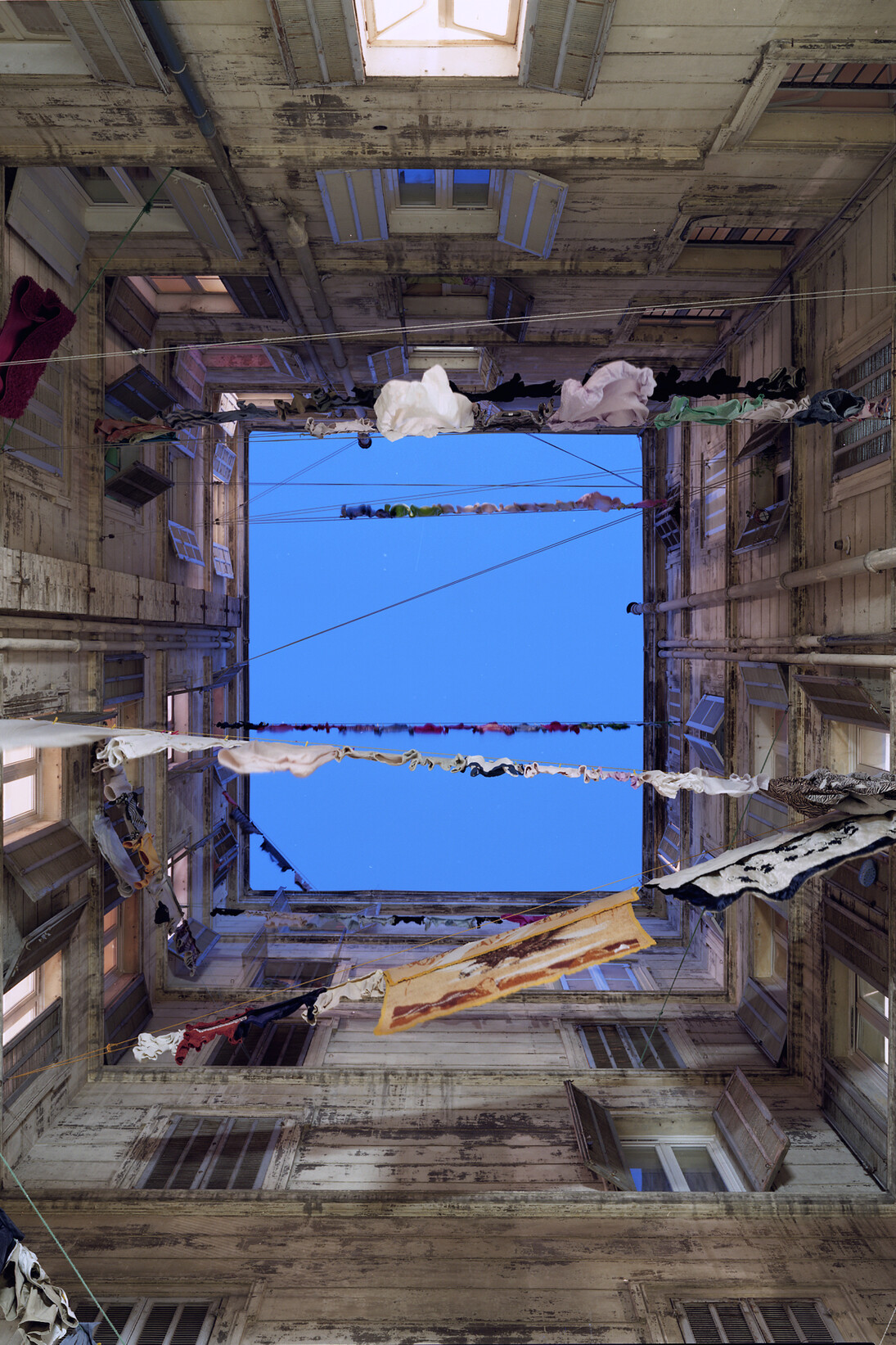 Marie Bovo (1967-), Cour intérieure, 22 février 2009,􀀓􀀓 2009, Color print, 152 x 120 cm, Artist proof 1/1