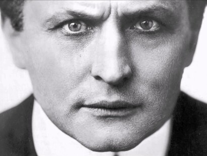 O mágico húngaro Harry Houdini