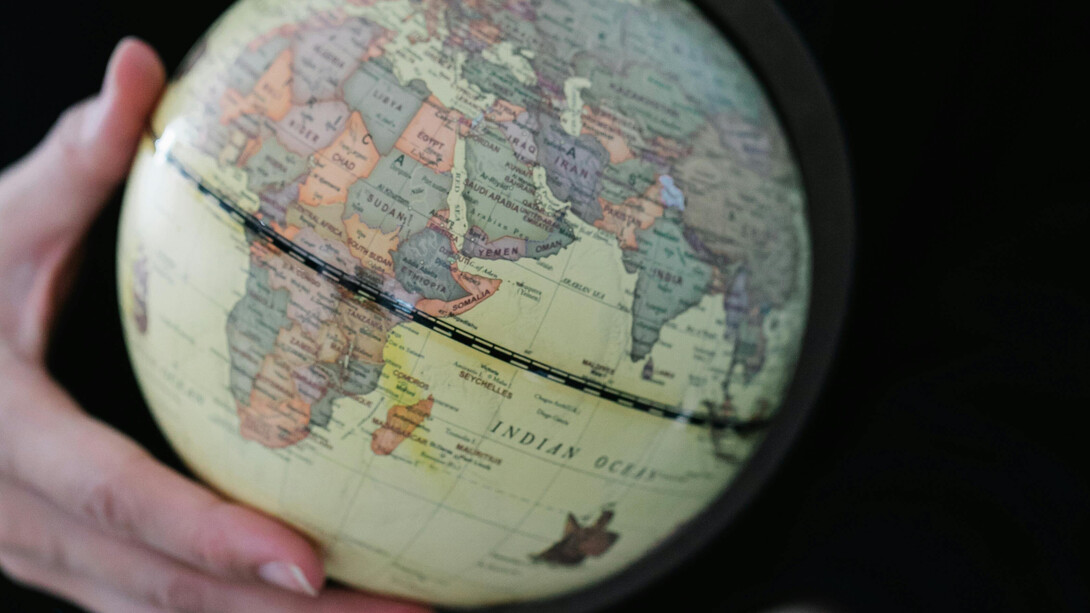 Tenir le monde entre nos mains : vers un nouvel ordre mondial où la justice sociale devient un impératif pour l’égalité, la résilience et le bien-être de tous