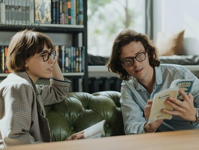 Existem clubes de leitura para profissionais de bibliotecas, que conversam sobre temas de interesse da biblioteconomia. Existem clubes  de leitura focados na discussão de literatura filosófica. Tudo isso significa que os clubes de leitura, são ferramentais extremamente flexíveis e criativas, para reunir e aproximar pessoas da literatura e promover hábitos de leitura de uma forma segura e eficaz