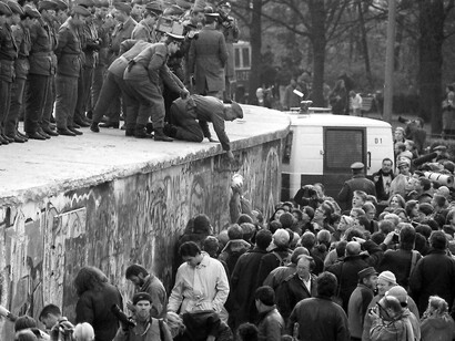 La caída del Muro de Berlín (1989) aceleró el proceso de construcción europea 