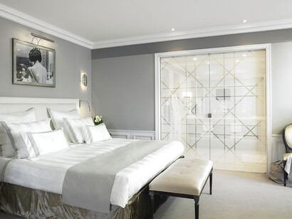 Hôtel Barrière Le Majestic, bedroom
