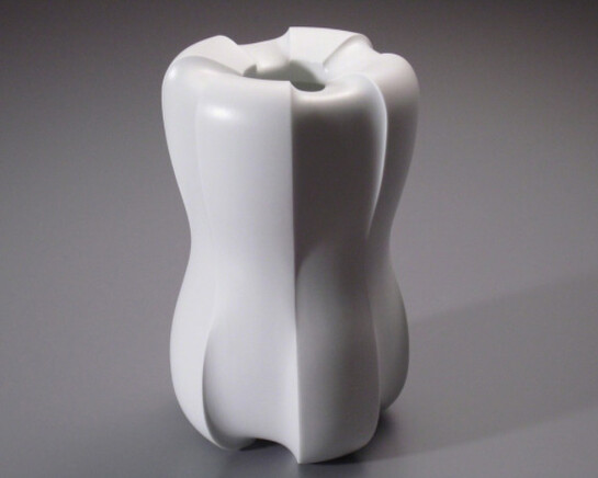 Japanese Living National Treasures in Porcelain. Courtesy of Onishi Gallery