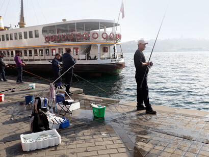 L’imbarco del battello per Eyüp, Istanbul, Turchia