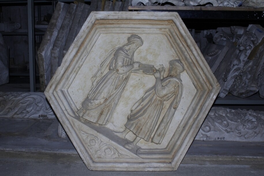 Luca della Robbia,
Euclide e Pitagora
ovvero la geometria e l'Aritmetica,
CALCO formella del Campanile di Giotto.
Liceo Artistico Statale di Porta Romana di
Firenze e Sesto Fiorentino